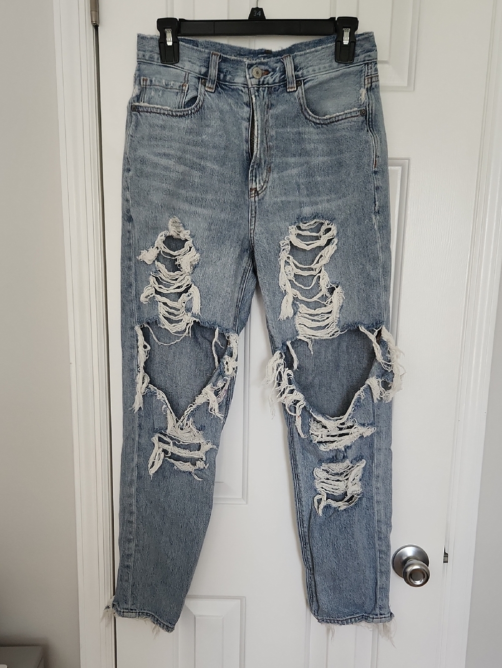 American Eagle Outfitters Light Blue Distressed Boyfriend Jeans